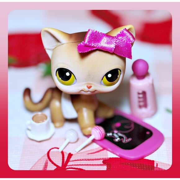 Authentic Littlest Pet Shop LPS #19 Beige Shorthair Cat Yellow Eyes Magnet Nose - Picture 2 of 10